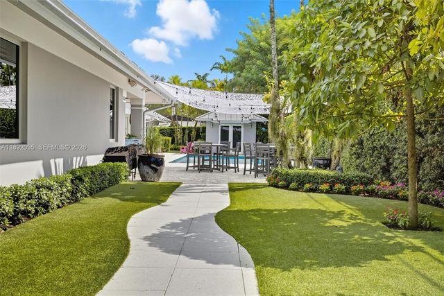 5800 SW 99th Terrace, Pinecrest, FL 33156