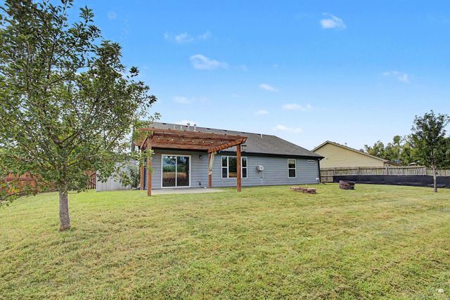 2909 Northwing Drive, Manhattan, KS 66502