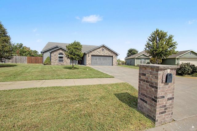 2909 Northwing Drive, Manhattan, KS 66502