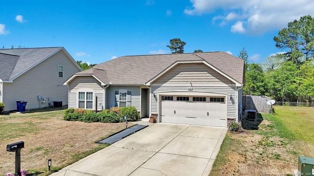 607 Roanoke Drive, Raeford, NC 28376