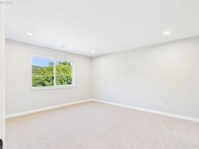 1390 N Wahanna Rd, Seaside, OR 97138