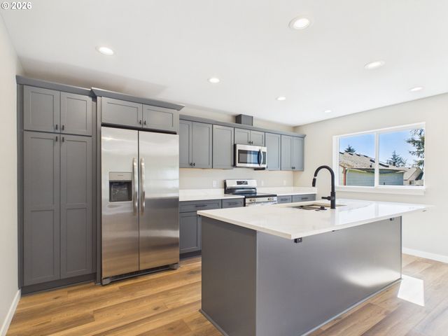 1390 N Wahanna Rd, Seaside, OR 97138