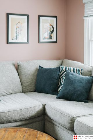 6146 Charles Street, Omaha, NE 68132