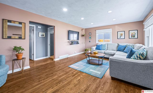 6146 Charles Street, Omaha, NE 68132