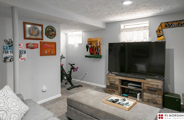 6146 Charles Street, Omaha, NE 68132