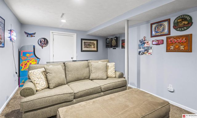 6146 Charles Street, Omaha, NE 68132