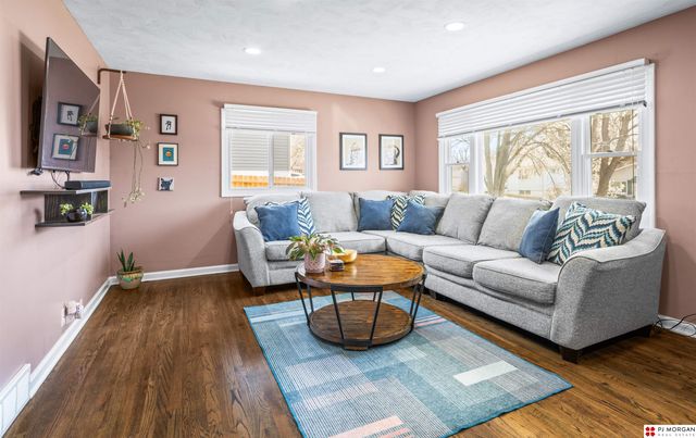 6146 Charles Street, Omaha, NE 68132