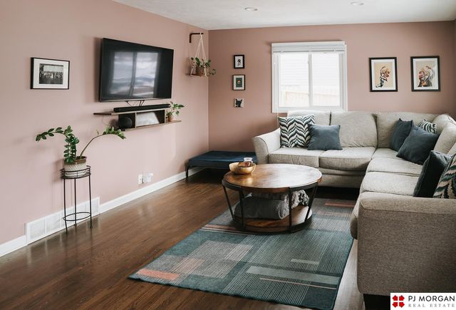 6146 Charles Street, Omaha, NE 68132