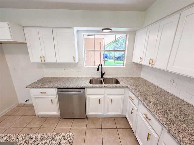 719 Equinox Street, Crosby, TX 77532