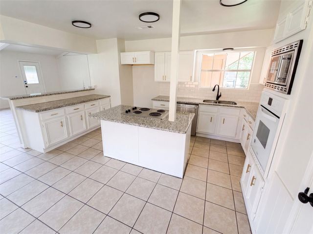 719 Equinox Street, Crosby, TX 77532