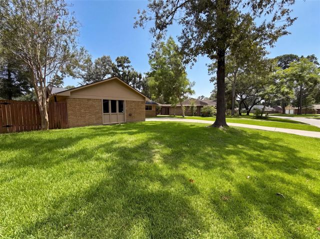 719 Equinox Street, Crosby, TX 77532