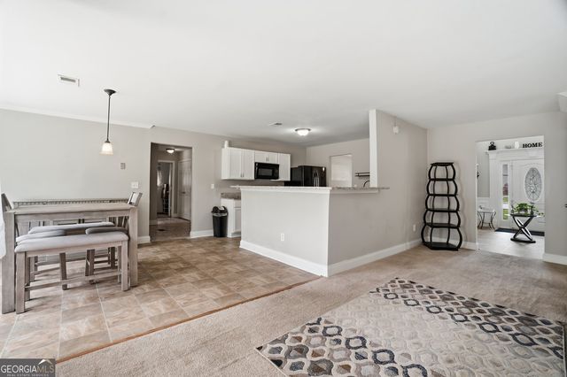 3951 Oak Field Drive, Loganville, GA 30052