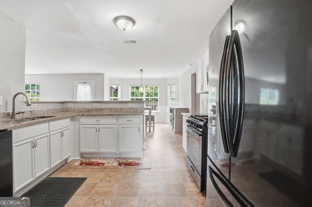3951 Oak Field Drive, Loganville, GA 30052