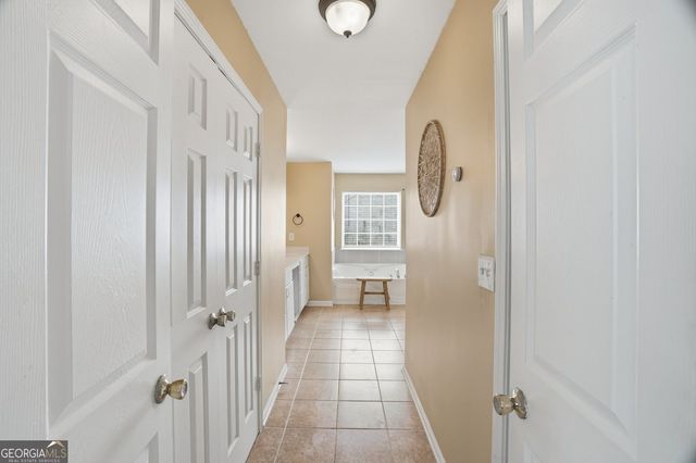 3951 Oak Field Drive, Loganville, GA 30052