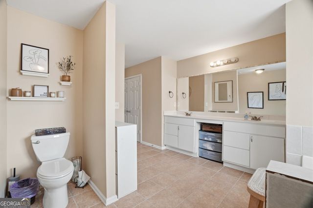 3951 Oak Field Drive, Loganville, GA 30052