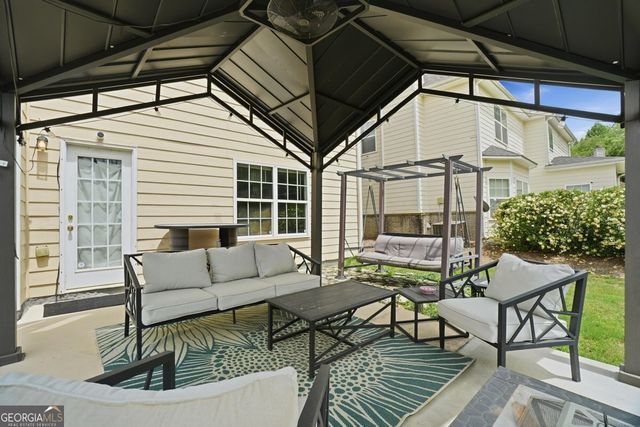 3951 Oak Field Drive, Loganville, GA 30052