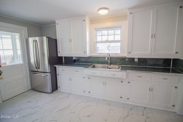 9 Spring Avenue, Colonie, NY 12110