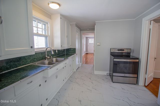 9 Spring Avenue, Colonie, NY 12110