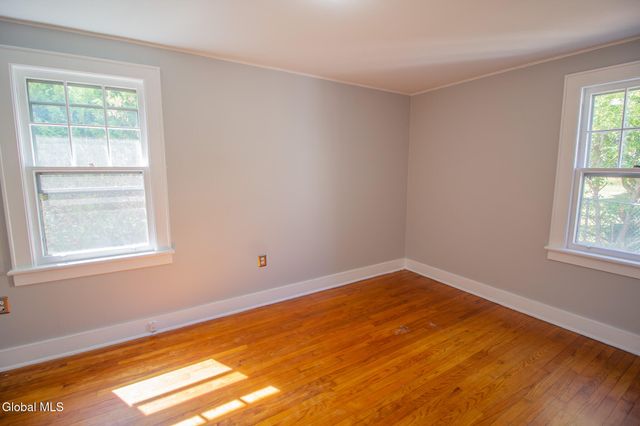 9 Spring Avenue, Colonie, NY 12110