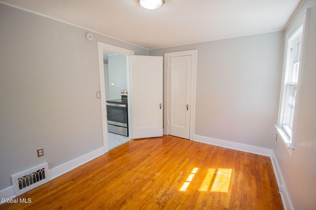 9 Spring Avenue, Colonie, NY 12110