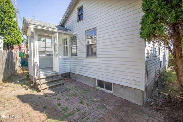 9 Spring Avenue, Colonie, NY 12110