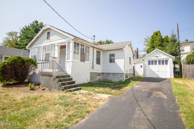 9 Spring Avenue, Colonie, NY 12110