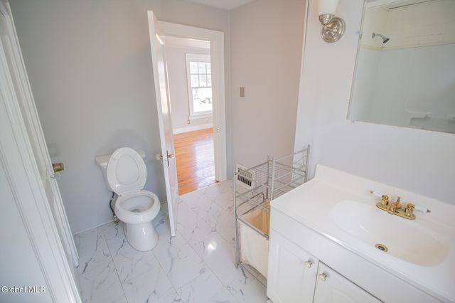 9 Spring Avenue, Colonie, NY 12110