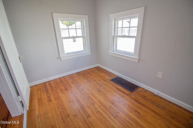 9 Spring Avenue, Colonie, NY 12110