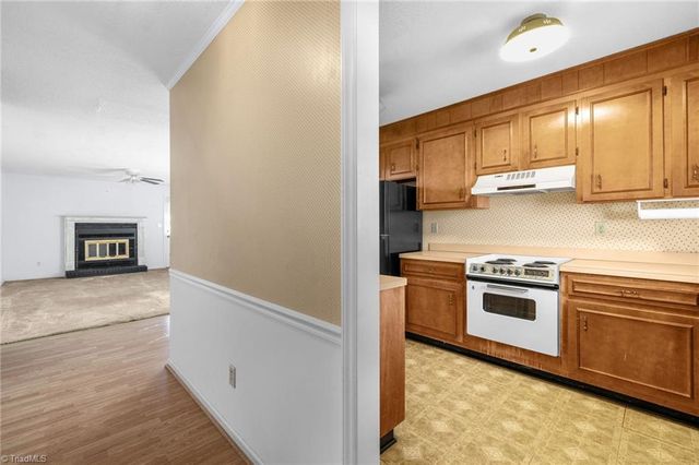 716 Meadowgreen Village Drive 4A, Eden, NC 27288