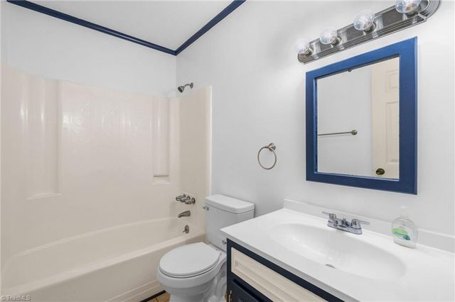 716 Meadowgreen Village Drive 4A, Eden, NC 27288