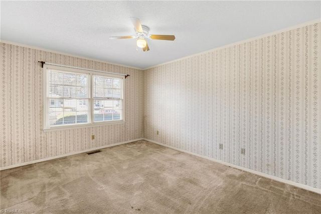 716 Meadowgreen Village Drive 4A, Eden, NC 27288