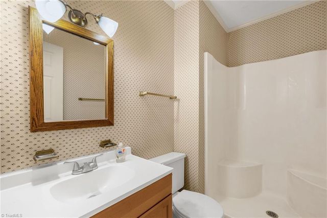 716 Meadowgreen Village Drive 4A, Eden, NC 27288