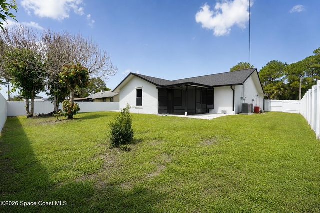 1137 Hill Avenue NW, Palm Bay, FL 32907