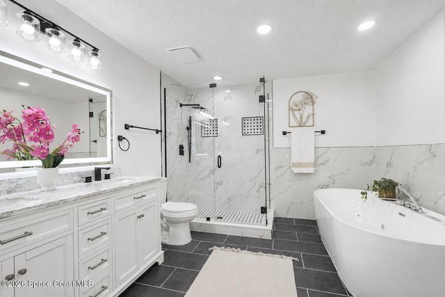 1137 Hill Avenue NW, Palm Bay, FL 32907