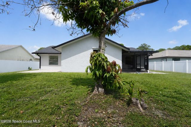 1137 Hill Avenue NW, Palm Bay, FL 32907