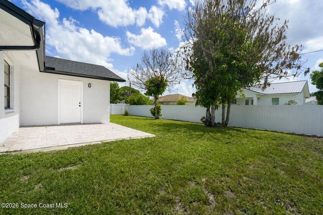 1137 Hill Avenue NW, Palm Bay, FL 32907