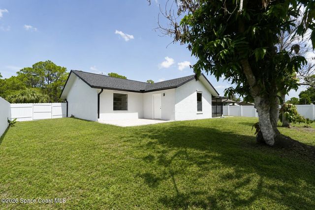 1137 Hill Avenue NW, Palm Bay, FL 32907