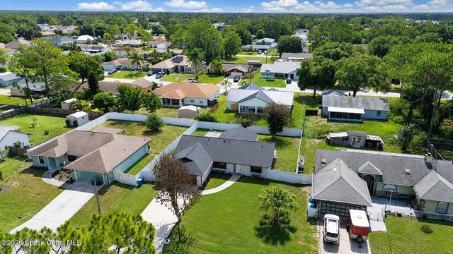 1137 Hill Avenue NW, Palm Bay, FL 32907