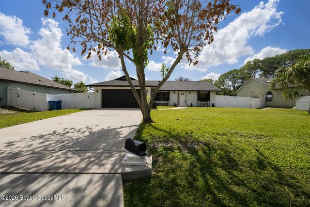 1137 Hill Avenue NW, Palm Bay, FL 32907