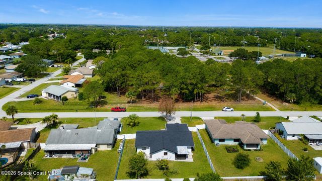 1137 Hill Avenue NW, Palm Bay, FL 32907