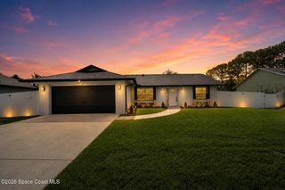 1137 Hill Avenue NW, Palm Bay, FL 32907