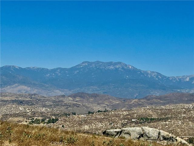 33445 Chameleon Road, Hemet, CA 92544
