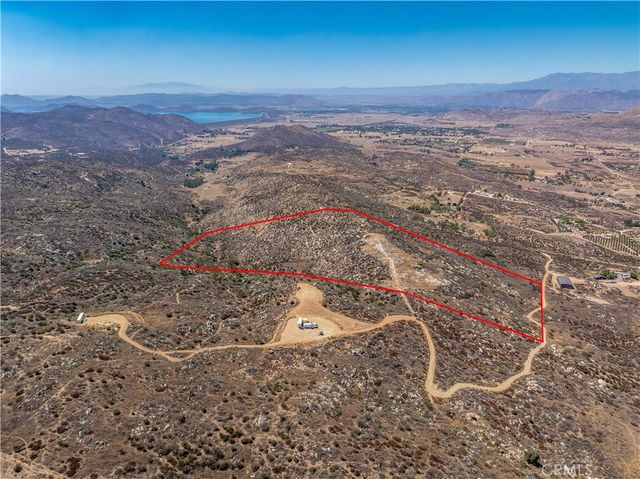 33445 Chameleon Road, Hemet, CA 92544