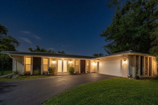 11901 NW 25th Street, Plantation, FL 33323