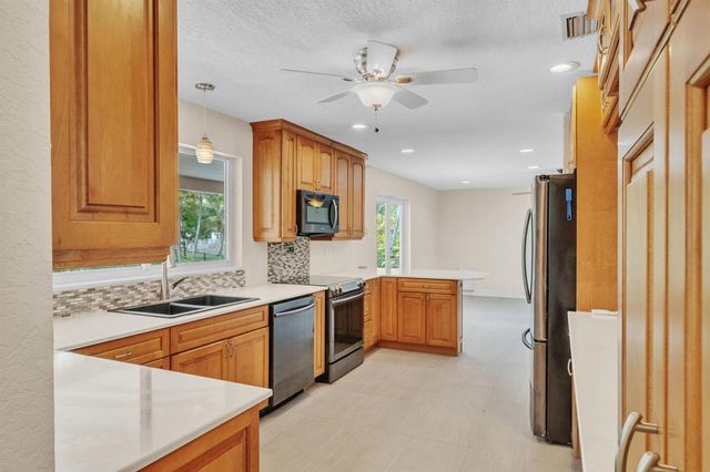 11901 NW 25th Street, Plantation, FL 33323