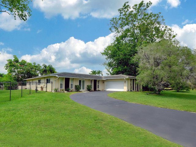 11901 NW 25th Street, Plantation, FL 33323