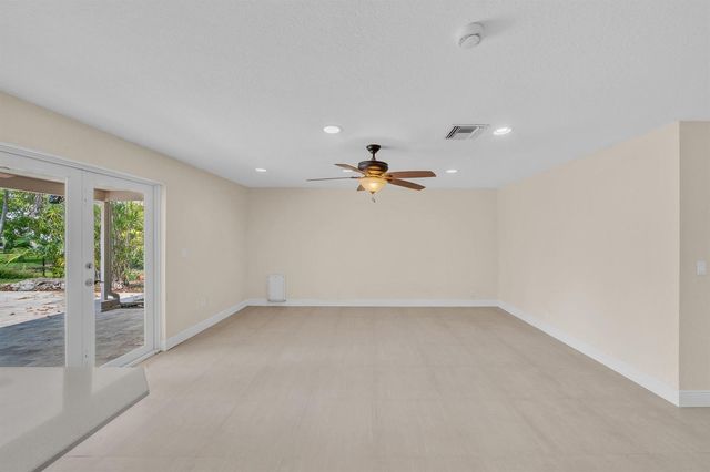 11901 NW 25th Street, Plantation, FL 33323