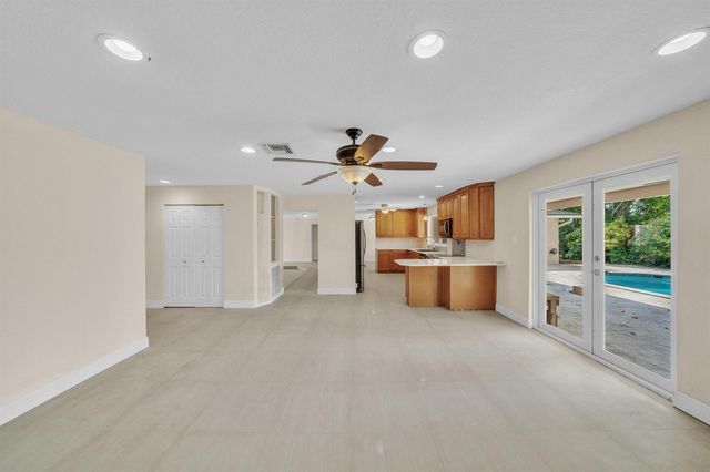 11901 NW 25th Street, Plantation, FL 33323