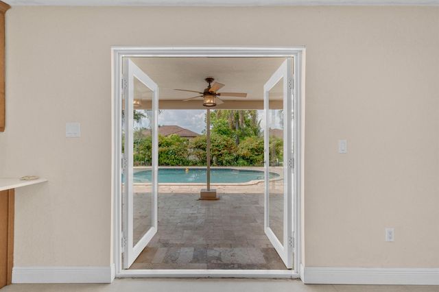 11901 NW 25th Street, Plantation, FL 33323