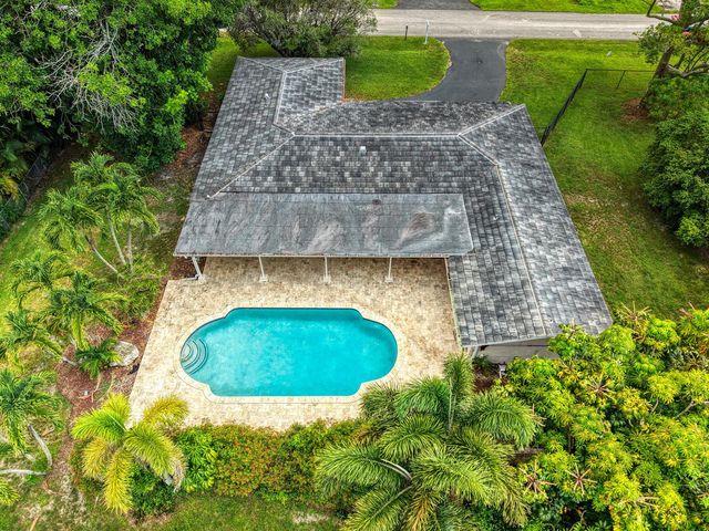 11901 NW 25th Street, Plantation, FL 33323